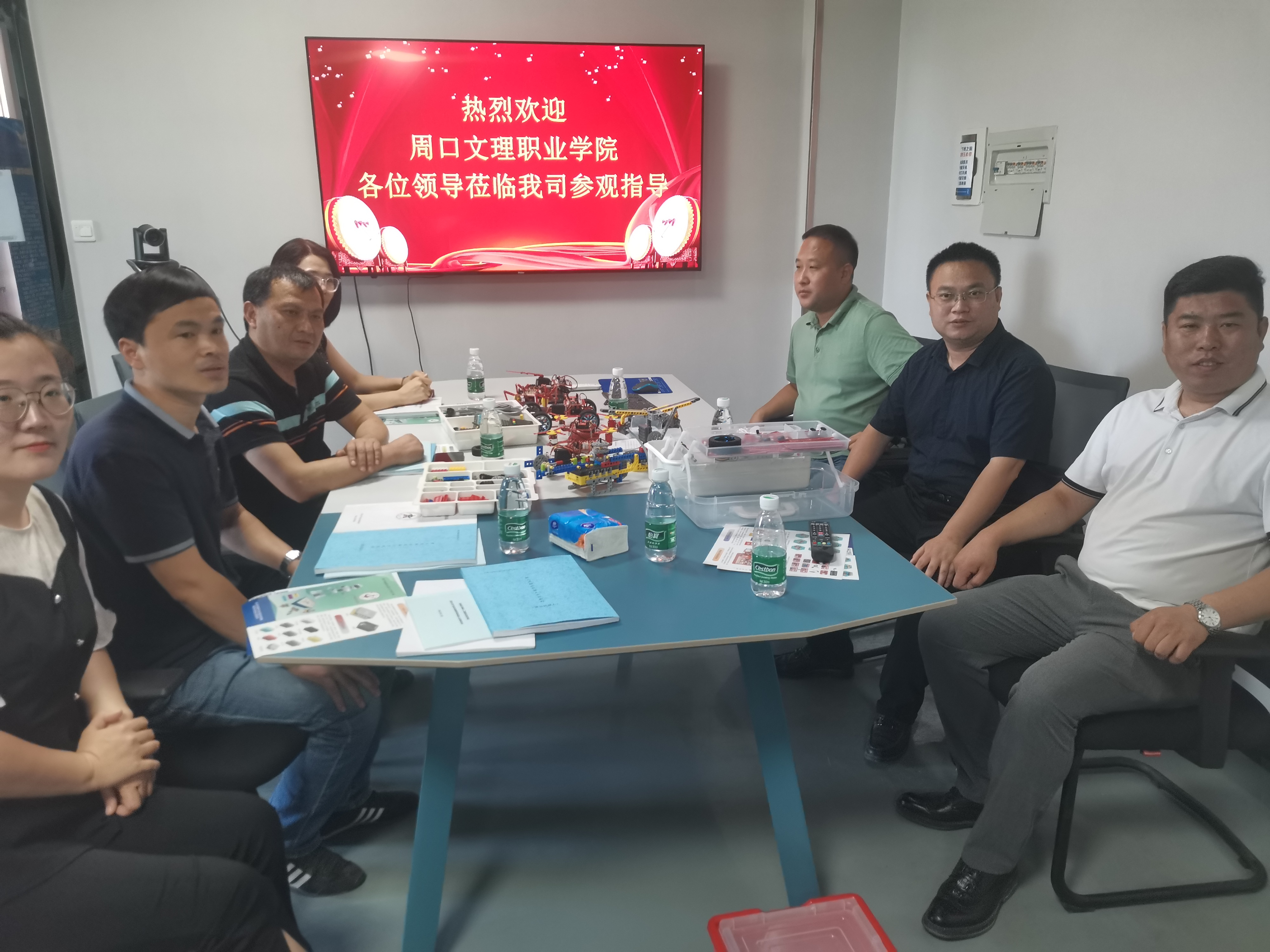热烈欢迎周口文理职业学院各位领导莅临我院参观指导！